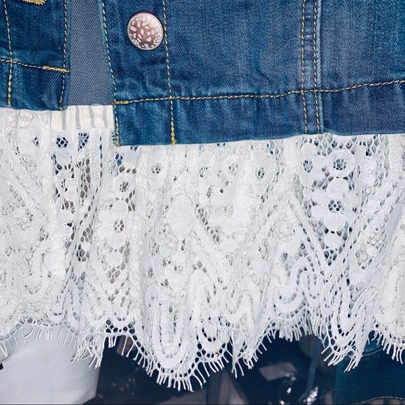 CAbi Dakota Denim Jean Jacket w/ removable lace - Picture 6 of 10